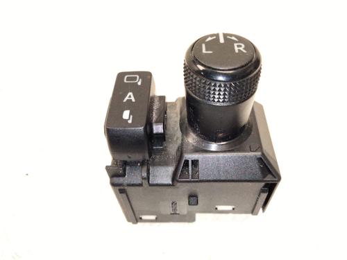 mirror-switch-toyota-c-hr-_x1_-2016-33931226 main image
