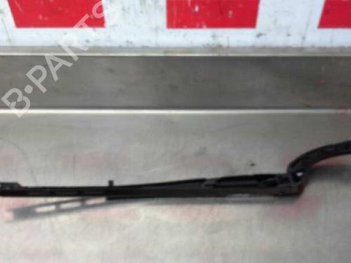 Used Front windshield wiper arm AUDI A4 B6 (8E2) 2.0 (130 hp) 8276156