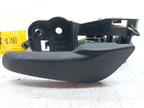 Used Front right interior door handle Front right interior door handle 25605857 25605857
