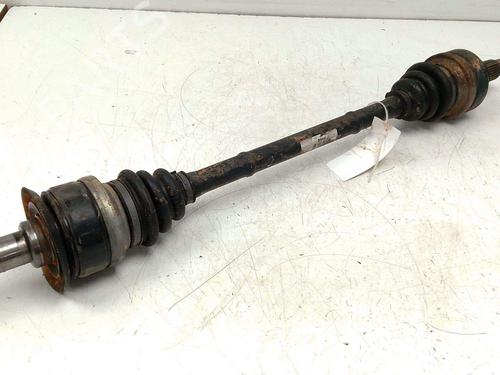 Drivaksel bagtil venstre Drivaksel bagtil venstre BMW 1 (F21) 116 d (116 hp) 39722357 39722357
