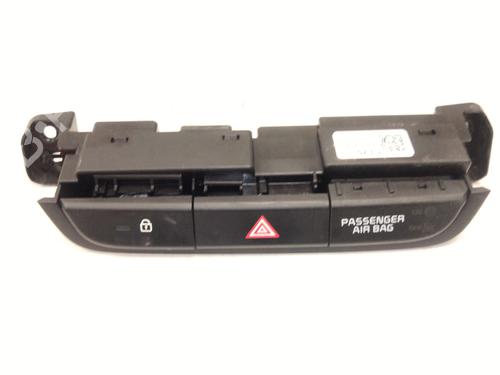 Used Warning switch KIA XCEED (CD) 1.0 T-GDI (120 hp) 27730370