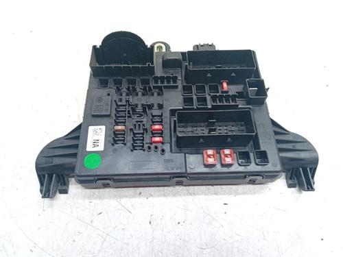 Used Fuse box Fuse box 16220902 16220902