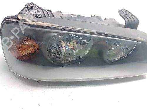 Right headlight HYUNDAI ELANTRA III (XD) 1.6 (107 hp) 16181735