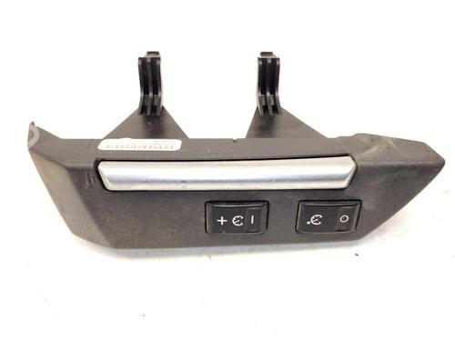steering-wheel-controls-land-rover-freelander-2-l359-2006-2007-2008-2009-2010-2011-2012-2013-2014-2015-29505811 main image