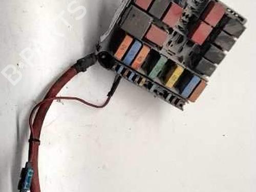 Used Fuse box Fuse box 4636243 4636243