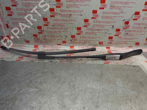 Used Front windshield wiper arm OPEL ASTRA H (A04) 1.7 CDTI (L48) (100 hp) 3467787