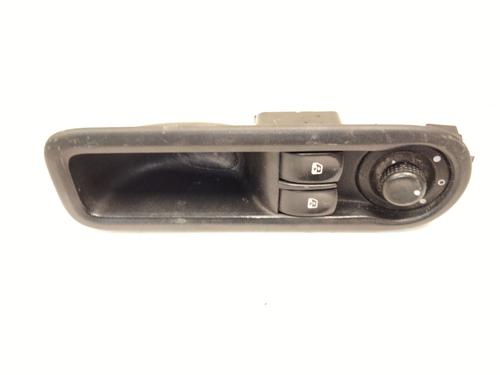 Used Left front window switch RENAULT CLIO III (BR0/1, CR0/1) 1.5 dCi (BR17, CR17) (86 hp) 29936170