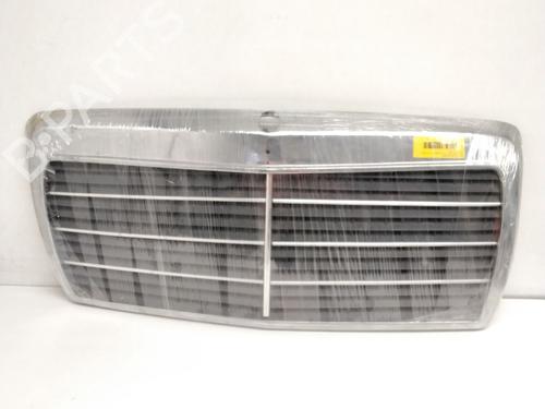 Used Grille MERCEDES-BENZ 123 Saloon (W123) 240 D (123.123) (65 hp) 30685404