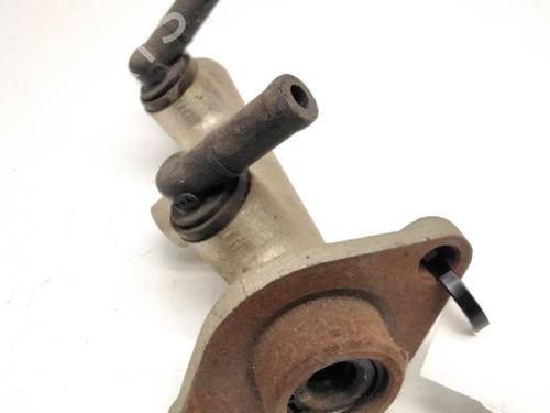 Used Brake master cylinder Brake master cylinder NISSAN VANETTE Van (_C22) [1986-2013] 15894648 15894648