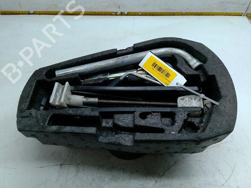 Used Jack Kit SEAT IBIZA IV (6J5, 6P1) 1.9 TDI (105 hp) 29479639
