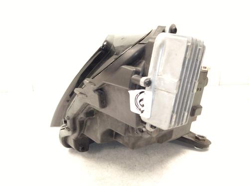 Left headlight SKODA SUPERB III Estate (3V5) | BP13369539C28