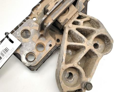 Used Engine mount RENAULT KOLEOS I (HY_) 2.0 dCi 4x4 (177 hp) 25225552