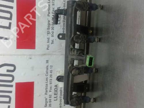 Used Injection rail CITROËN XSARA (N1) 1.6 i (88 hp) 1620323