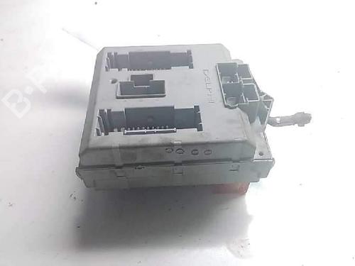Used Fuse box Fuse box 15887947 15887947
