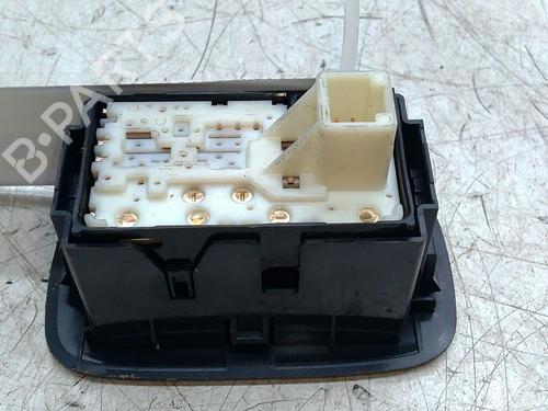 Right rear window switch TOYOTA AURIS (_E15_) 1.8 Hybrid (ZWE150_, ZWE150R) | BP31194231I28