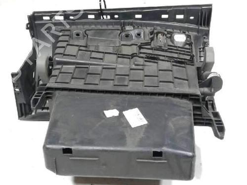 handskerum-renault-megane-iii-hatchback-bz01_-b3_-681080009r-2530291-2008-17055346 main image