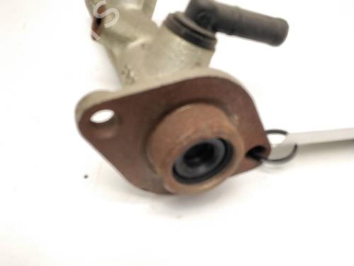 Used Brake master cylinder Brake master cylinder NISSAN VANETTE Van (_C22) [1986-2013] 15894641 15894641