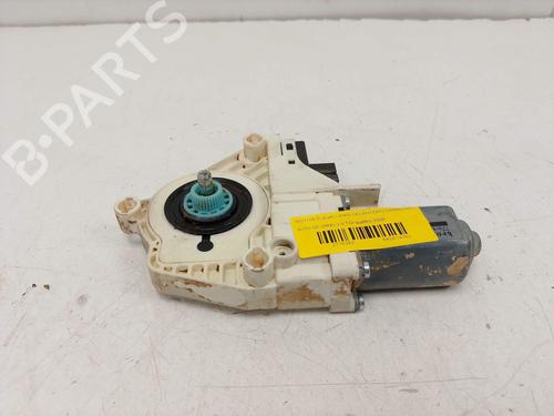 Motor elevalunas delantero derecho Motor elevalunas delantero derecho AUDI Q5 (8RB) 3.0 TDI quattro (240 hp) 39883602 39883602