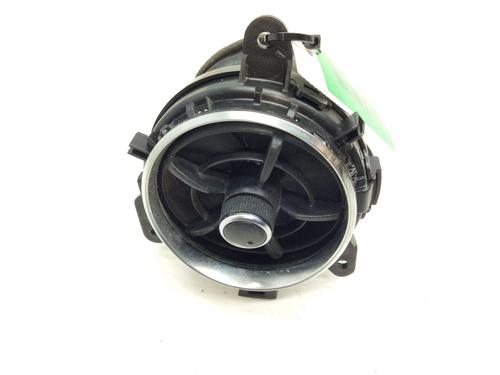 Air vent TOYOTA AURIS (_E18_) 1.6 D4-D (WWE185_) (112 hp) 17529958