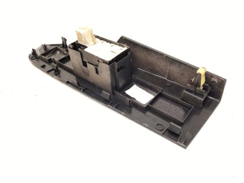 Right front window switch TOYOTA AURIS (_E18_) | BP31572133I26