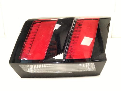Used Right tailgate light PEUGEOT 3008 II SUV (MC_, MR_, MJ_, M4_) 1.5 BlueHDi 130 (131 hp) 28579907