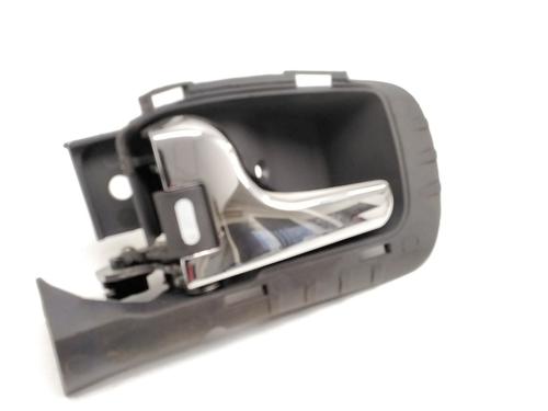 Used Front left interior door handle MERCEDES-BENZ VITO / MIXTO Van (W639) 120 CDI (639.601, 639.603, 639.605) (204 hp) 25227022