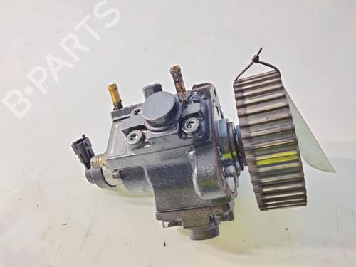 Used Injection pump OPEL VECTRA C GTS (Z02) 1.9 CDTI (F68) (120 hp) 21260476