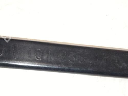 Front windshield wiper arm VW GOLF VI (5K1) 1.6 TDI | BP32266932C143