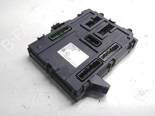 Used Fuse box Fuse box 15887953 15887953