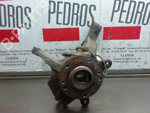 Used Left front steering knuckle RENAULT LAGUNA II (BG0/1_) [2001-2007]  611768