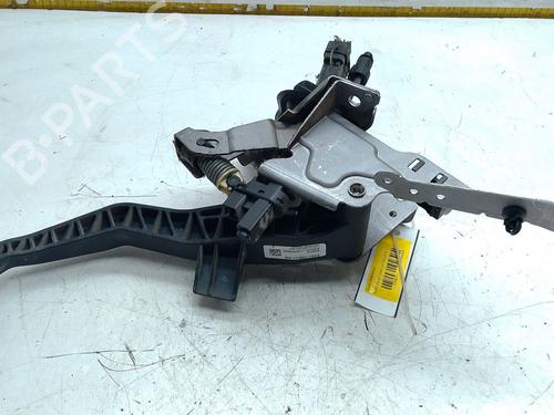 Used Clutch pedal FORD KUGA II (DM2) 2.0 TDCi (120 hp) 30832953