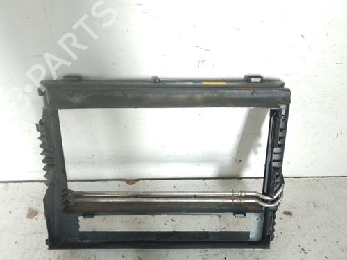 Frontblech für BMW 5 (E60) 525 d (197 hp) 32206889