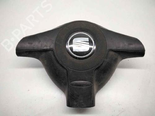 Used Driver airbag SEAT LEON (1M1) 1.6 16 V (105 hp) 1795880