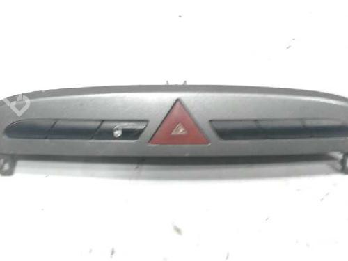 Used Warning switch PEUGEOT 308 I (4A_, 4C_) 1.6 HDi (90 hp) 9106747
