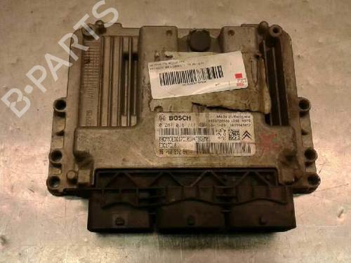 Used Engine control unit (ECU) Engine control unit (ECU) 4215693 4215693