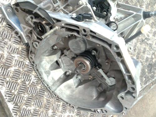 gearbox-renault-megane-ii-saloon-lm01_-2003-34289247 main image