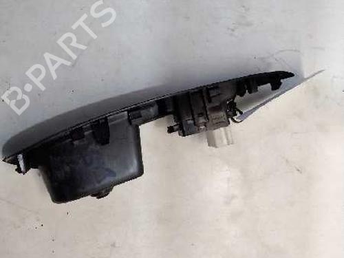 Used Right rear window switch NISSAN NOTE (E13) [2020-2025]  9223381