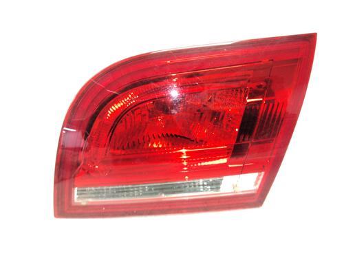 Feu de coffre droit AUDI A3 Sportback (8PA) 1.6 TDI (105 hp) 31919782