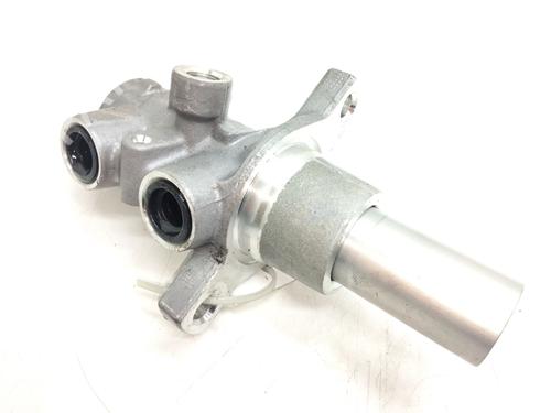 Brake master cylinder MERCEDES-BENZ E-CLASS (W213) E 220 d (213.004) | BP22983279M77 