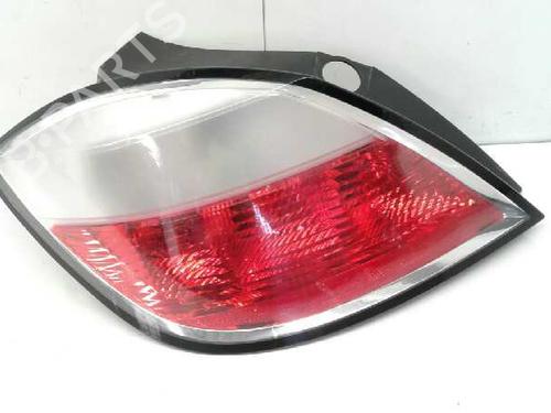 Used Left taillight OPEL ASTRA H (A04) [2004-2014]  17055614