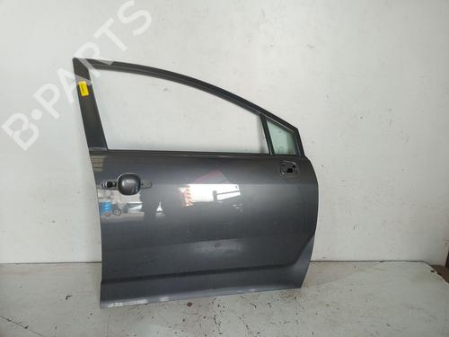Used Right front door TOYOTA COROLLA Verso (ZER_, ZZE12_, R1_) 1.8 (ZNR11_, ZNR11R) (129 hp) 31993023