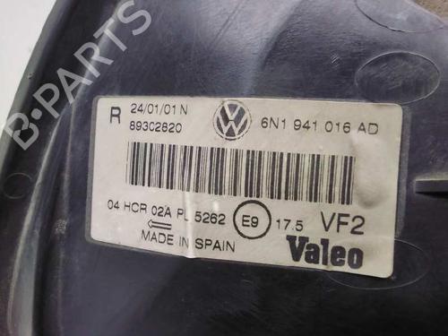 Right headlight VW POLO (9N_, 9A_)  | BP8893281C29 