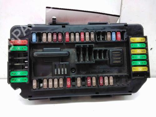 Used Fuse box Fuse box 15887912 15887912