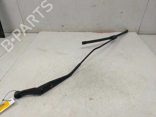 Used Front windshield wiper arm Front windshield wiper arm FIAT QUBO (225_) 1.3 D Multijet (225CXB1A, 225AXB1A, 225CXB11, 225AXB11,... (75 hp) 34606927 34606927