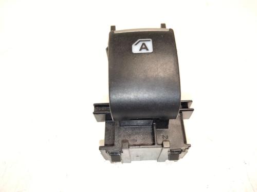 right-front-window-switch-toyota-c-hr-_x1_-2016-33931242 main image