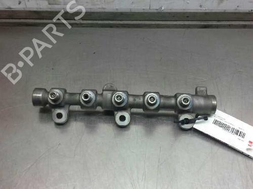 Used Injection rail RENAULT TRAFIC II Van (FL) 2.0 dCi 115 (FL01, FL0U) (114 hp) 1656515