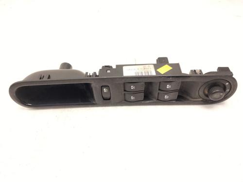 Interrupteur de vitre avant gauche RENAULT ESPACE IV (JK0/1_) 2.0 dCi (JK01, JK02, JK1J, JK1K, JK1H) (150 hp) 29626165