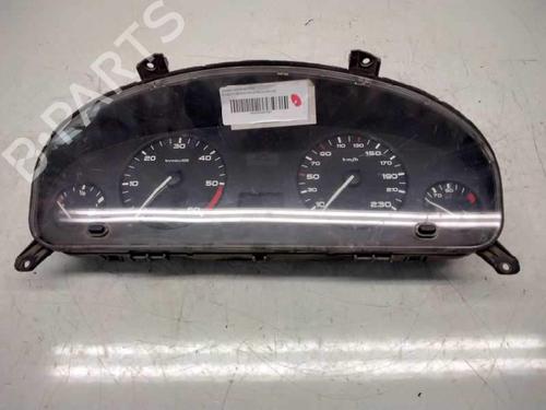 Used Instrument cluster Instrument cluster 608498 608498
