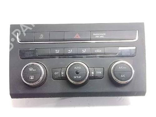 AC Styreenhet / Manøvreringsenhet SEAT LEON ST (5F8) 1.6 TDI (105 hp) 17057553