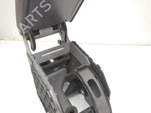 Armrest / Center console VW GOLF V (1K1) 2.0 TDI 16V | BP19704361I20 